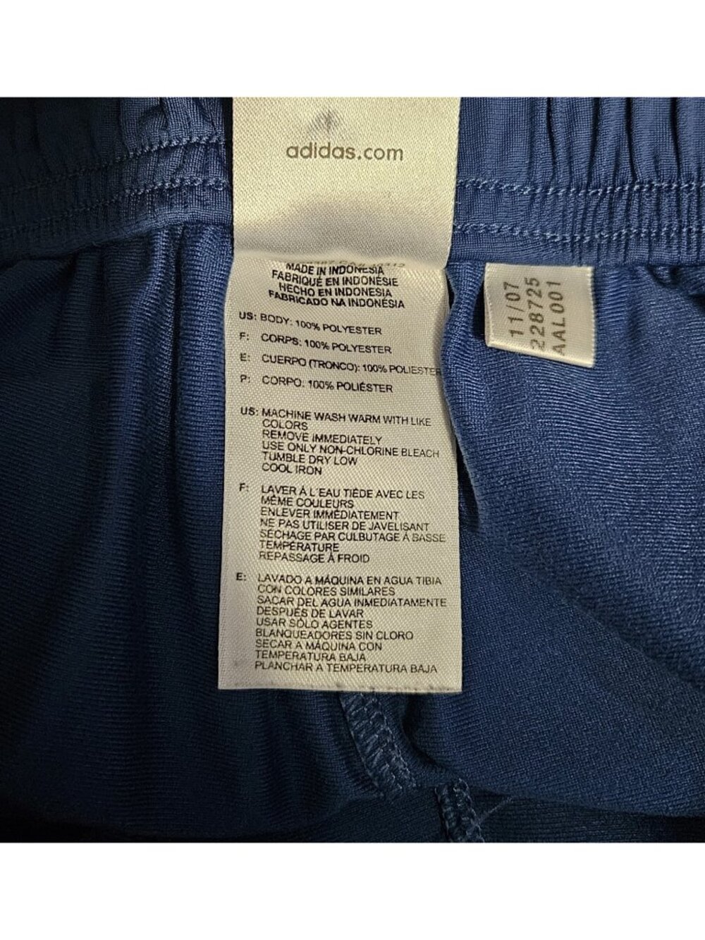 Y2K 2007 Adidas Climalite Crop Track Pants Blue 3 Stripe Athletic Capri Women M - Picture 4 of 4